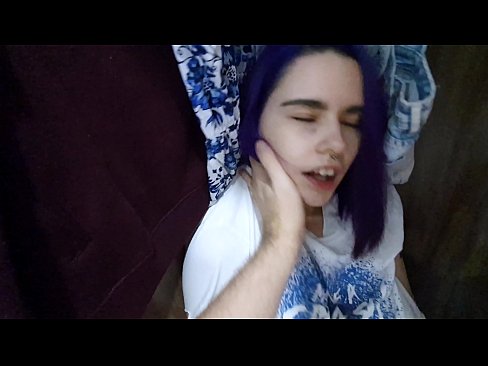 ❤️ Vaig trobar la meva germana a l'armari i la vaig ajudar a correr-se ❤️ Vídeo porno al ca.super-vip.top ❌❤